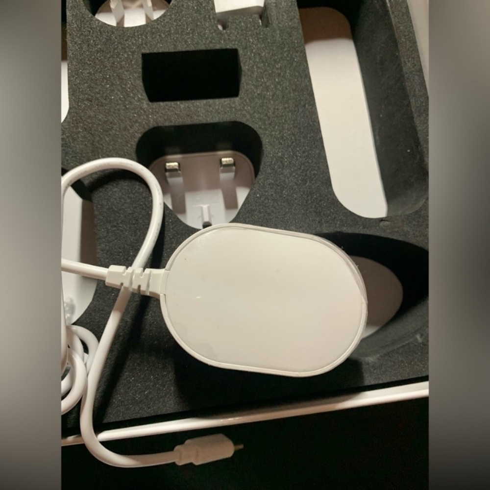Omnilux LED Light Therapy Face Mask - Picture 6 of 8